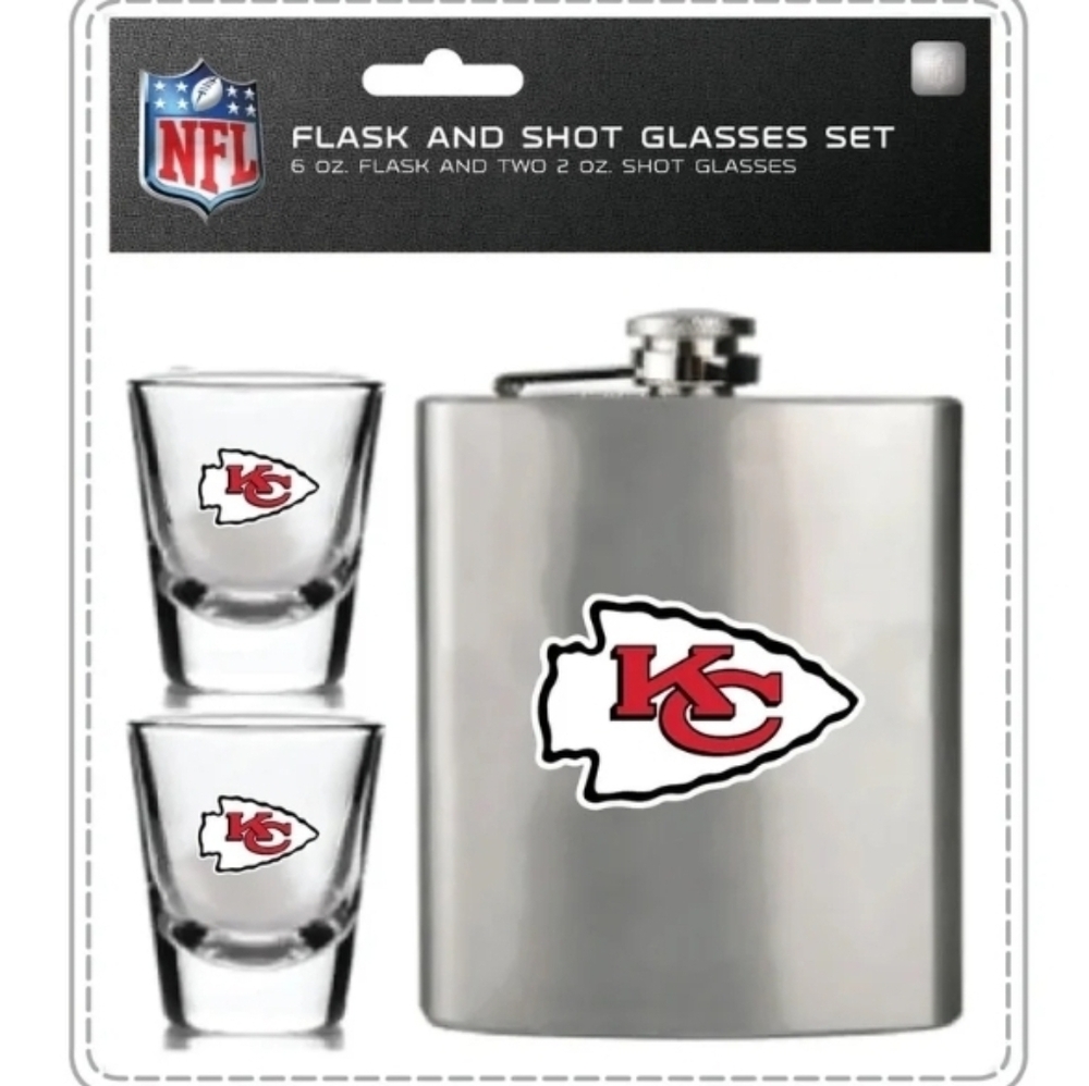 Kansas City Chiefs Flask and Shot Glass Set